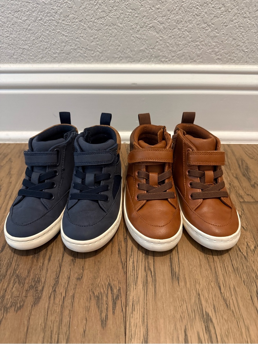 2 pairs of Cat & Jack Kids High-Top Sneakers in Navy and Brown leather